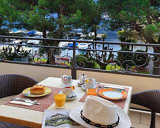 Breakfast with lake view